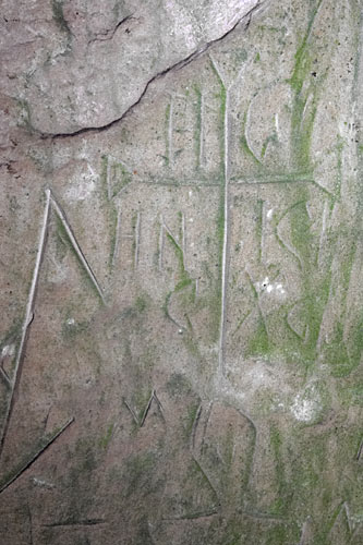 Fundul Pesterii, inscriptions, ermitage rupestre, Monts de Buzau