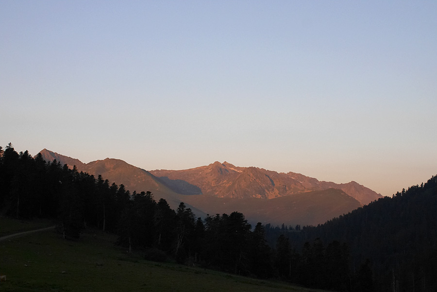 Hautes Pyrnes, L'aurore au col de Beyrde