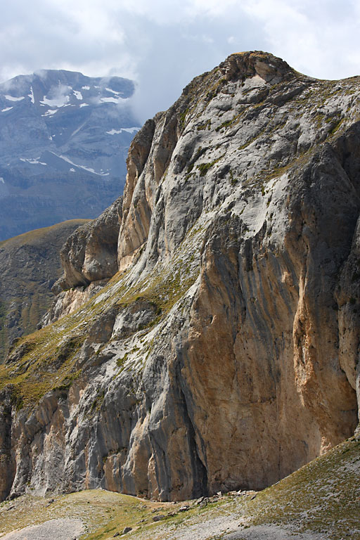 Ruego, Valle de Bielsa, Paroi