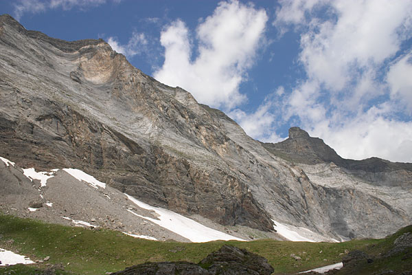 Hautes Pyrnes, Muraille de Barroude